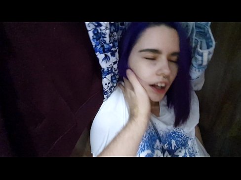 ❤️ 押し入れの中の姉ちゃんを発見し、イクのを手伝う ❤ ポルノfb ❌️
